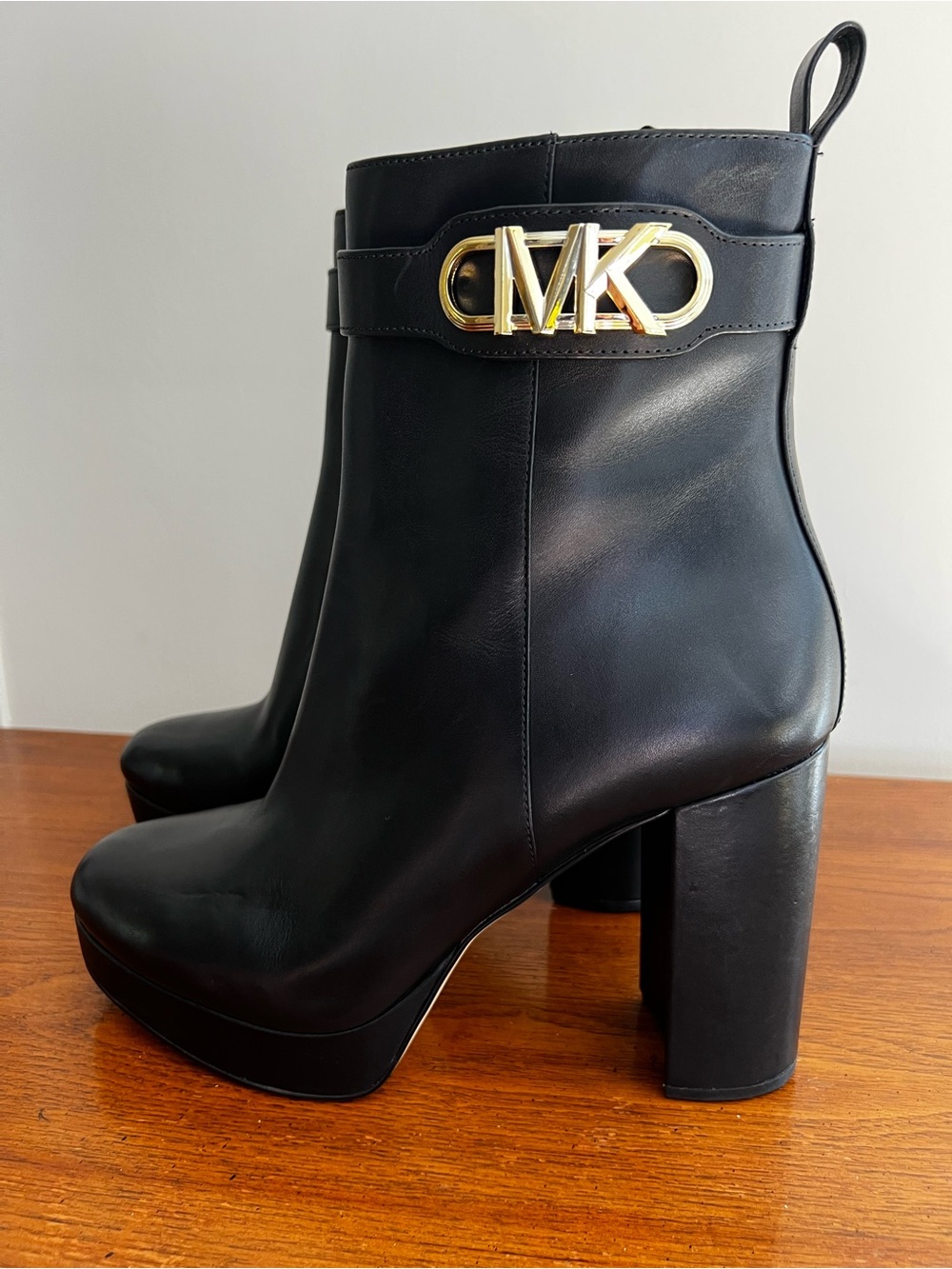 Michael Kors Parker Leather Platform Ankle Boots Black Gold MK Logo Size 11